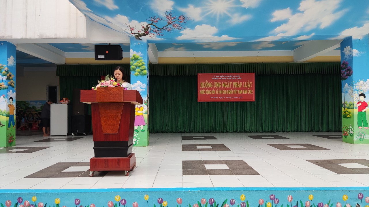 THIẾU NHI TRƯỜNG TIỂU HỌC TRẦN QUỐC TOẢN HƯỞNG ỨNG NGÀY PHÁP LUẬT NƯỚC CỘNG HÒA XÃ HỘI CHỦ NGHĨA VIỆT NĂM 9/11